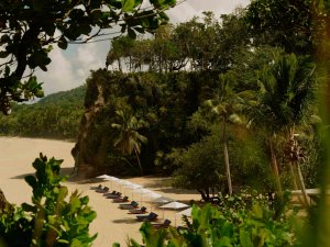 Amanera Dominikanische Republik Beach Club – Anlage nahe Strand mit tropischer Vegetation und entspanntem Ambiente | nova-reisen