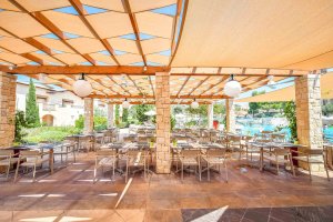 Luxusreise Zypern – El Sabor Mexikanisches Restaurant mit überdachter Terrasse im Aphrodite Hills Golfresort | nova-reisen