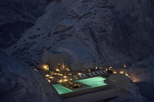 Terrasse mit privatem Pool und Wüstenpanorama – Desert Rock Resort Saudi-Arabien