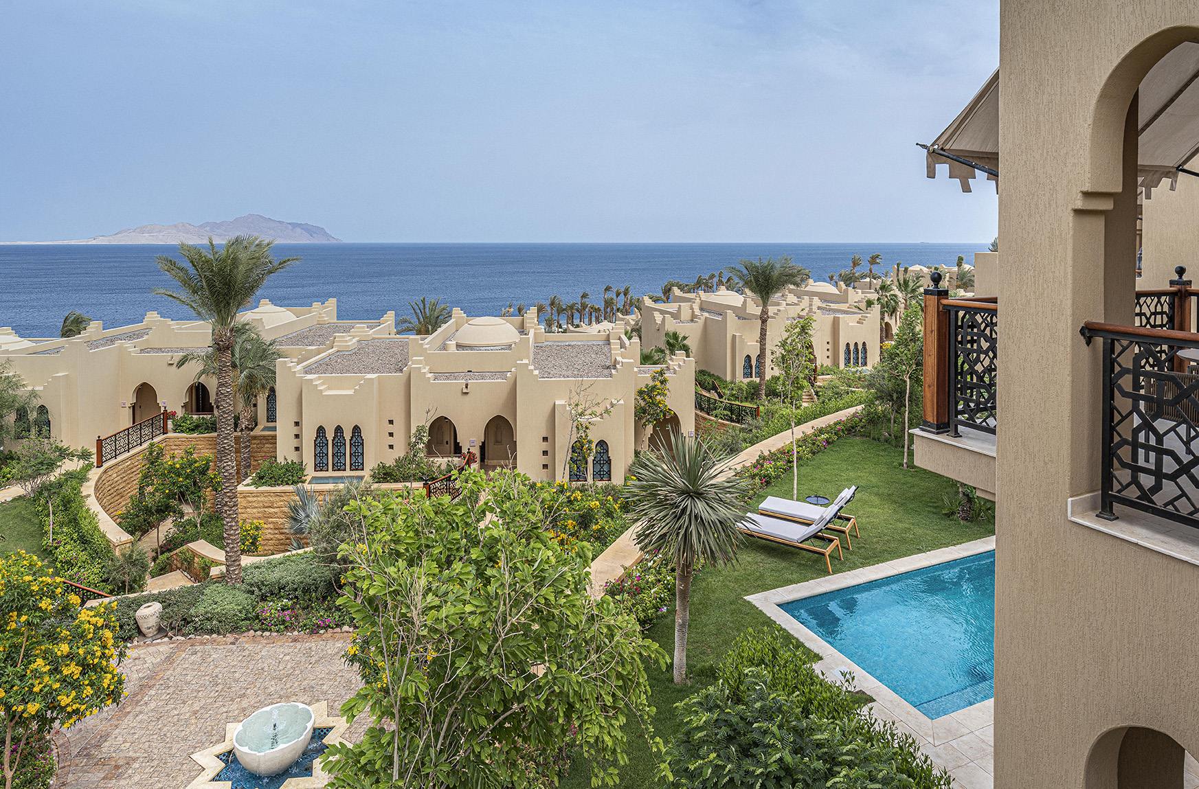 Resort View mit Panoramablick auf Strand und Meer – Exklusive Ägyptenreise