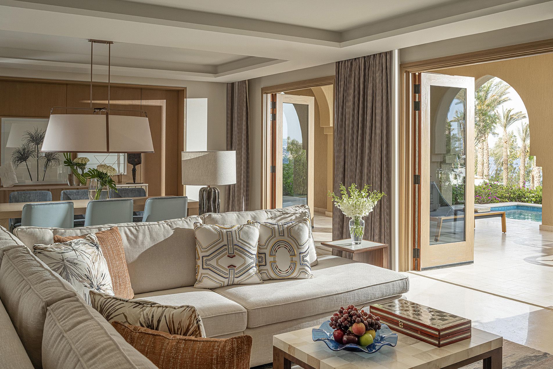 Imperial Suite mit luxuriösem Wohnbereich und Meerblick – Four Seasons Sharm El Sheikh