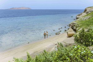 Lifestyle Bereich mit Meerblick und tropischem Garten – Four Seasons Sharm El Sheikh