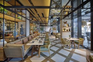 Rawya Restaurant im Mandarin Oriental Muscat – stilvolles Ambiente mit arabisch inspiriertem Design, raffinierter omanischer Küche und eleganter Atmosphäre für ein authentisches Gourmet-Erlebnis am Arabischen Meer.