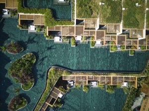 Luftaufnahme des Maxx Royal Bodrum – luxuriöses 5-Sterne-Hotel mit begrünten Dachterrassen, nachhaltigem Design und exklusiver Lage an der türkischen Ägäis, ideal für Hochzeiten und gehobene Events.