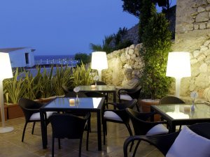 gemütliche Terrasse im Luxushotel Ibiza Mirador de Dalt Vila Spanien Balearen