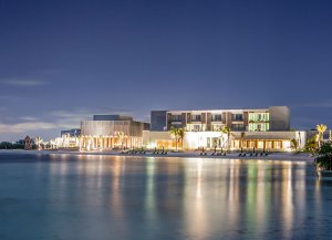 romantische abendstimmung im nizuc resort in cancun mexiko