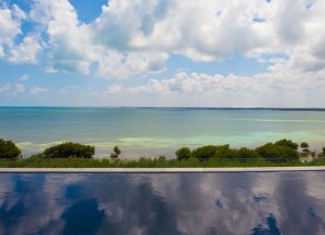 privater pool mit meerblick im nizuc resort in cancun mexiko