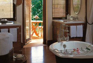 luxuriöses badezimmer im oberoi rajvilas resort in jaipur indien