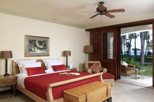 grosses schlafzimmer im one & only le saint geran luxus resort auf mauritius