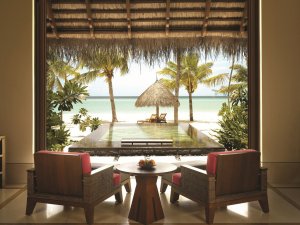wunderschöner blick auf den privaten pool und das meer auf den malediven im one & only reethi rah