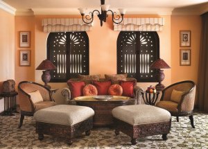 traditionelles und modernes wohnzimmer einer suite im One and Only Royal Mirage Residence & Spa in dubai