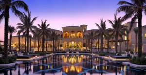 stilvoller eingang im one and only the palm in dubai