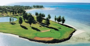 wunderschöner golfplatz direkt am meer im beachcomber paradis hotel & golf club auf mauritius