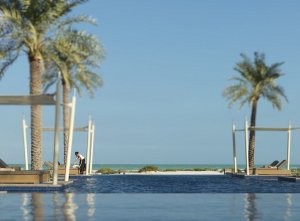 traumhafter infinity pool im Park Hyatt Hotel & Villas in abu dhabi
