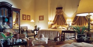 luxus schlafzimmer im raffles hotel singapur