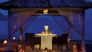 oman muscat ritz carlton al bustan romantisches und privates dinner am sandstrand