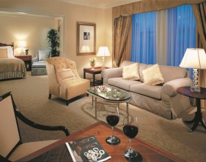 elegantes wohnzimmer im ritz carlton in den usa kalifornien san francisco  