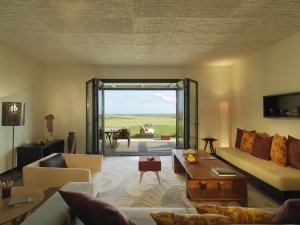 luxus suite mit ausblick auf den golfplatz im rocco forte verdura resort hotel in sizilien italien