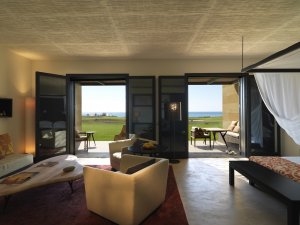 luxus wohnzimmer einer suite im rocco forte verdura resort hotel in sizilien italien