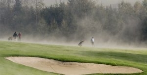 Oesterreich hoteleigener Golfplatz Schloss Pichlarn in traumhafter Kulisse