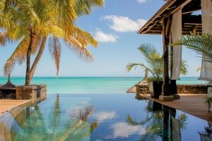 erfrischender privater pool einer privaten suite im beachcomber hotel royal palm luxus resort auf mauritius