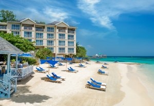 weisser traumstrand im sandals royal plantation ochos rios jamaika karibik