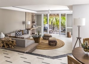 Wohnbereich der Frangipani Deluxe Suite im Shangri-La´s Le Touessrok Resort & Spa auf Mauritius