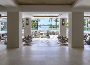 Offener Lobbybereich im Shangri-La´s Le Touessrok Resort & Spa auf Mauritius