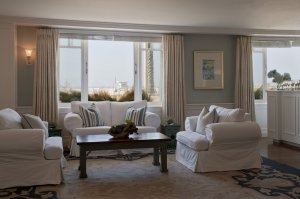 gemütliche lounge im luxushotel shutters on the beach santa monica kalifornien usa