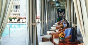 grosser pool im luxushotel shutters on the beach santa monica kalifornien usa