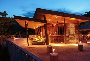lassen sie den abend ausklingen in der elephant bar des Six Senses Resort Con Dao, Vietnam