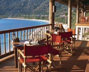 romantische abendstimmung im Six Senses Hideaway Ninh Van Bay Restaurant in vietnam