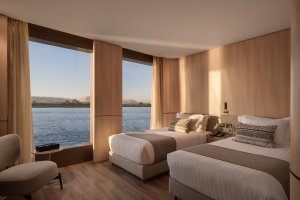 AQUA Luxury Twin Cabin mit zwei Betten und Nilblick – Boutique Kreuzfahrt Ägypten