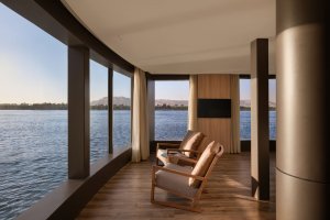 Moonlight Suite mit Indoor-Glasbalkon – Premium Nilkreuzfahrt Ägypten