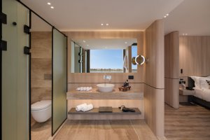 Polaris Suite Schlafzimmer mit elegantem Interieur – Luxusreise auf dem Nil