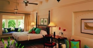 luxuriöses schlafzimmer im oberoi udaivilas resort in udaipur indien