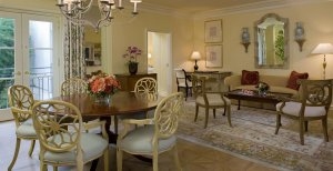 romantisches wohnzimmer einer suite im the peninsula beverly hills luxus hotel in los angeles kalifornien amerika