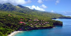 bezaubernder strand und meer im ti kaye luxus resort in st. lucia karibik
