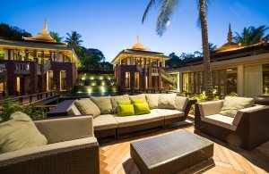 gemütliche Terrasse im Trisara Hotel & Villas auf Phuket