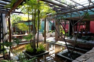 schöne lobby im luxus resort txai relais und chateaux in itacare brasilien südamerika