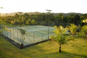 tennisplatz im txai luxus hotel resort relais und chateaux in itacare brasilien südamerika