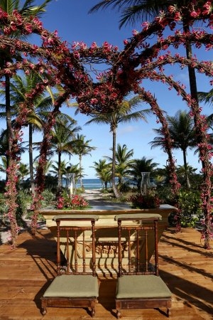 romantischer weg zum strand im txai hotel resort relais und chateaux in itacare brasilien südamerika