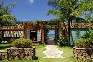 traumhafer eingang in der natur im luxus resort txai relais und chateaux in itacare brasilien südamerika