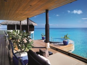 Terrasse des Spa im Velaa Private Island auf den Malediven im Indischen Ozean