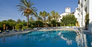 traumhafte poolandschaft im vila vita parc resort in der algarve portugal 