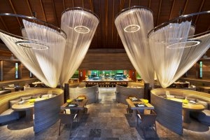 Innenbereich des Restaurants KITCHEN im w maldives resort im ari atoll malediven im indischen ozean